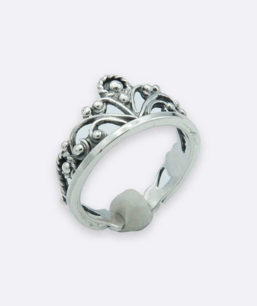 anillo corona reina realizado en plata con la técnica de la filigrana. joyas de autor hecha a mano.