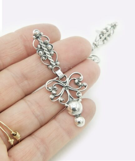 . Pendientes filigrana, péndulo. Plata trabajada a mano