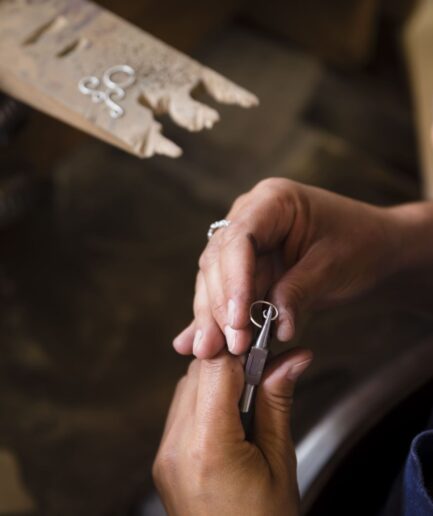 Piezas entre hermanas. Curso de joyería. A Coruña
